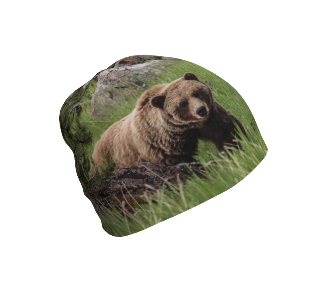This Canadian-made lightweight beanie features a wildlife photographed image of  a grizzly bear. The soft bamboo lining is a moisture wicking fabric so you don’t sweat or itch in them. Comes in youth & adult sizes. 