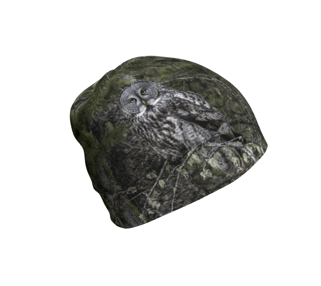 This Canadian-made lightweight beanie features a wildlife photographed image of  a great grey owl. The soft bamboo lining is a moisture wicking fabric so you don’t sweat or itch in them. Comes in youth & adult sizes. 