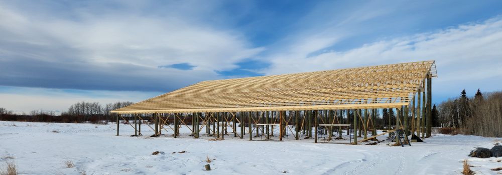 A photo of the raptor center at Medicine River Wildlife center. 