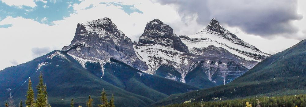 The Three Sister mountain scene.